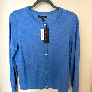 NWT. Banana republic washable merino wool cardigan. Size large.